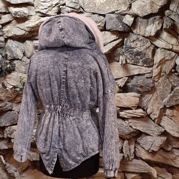 36 point 5 acid wash jacket - Picture 4 of 7